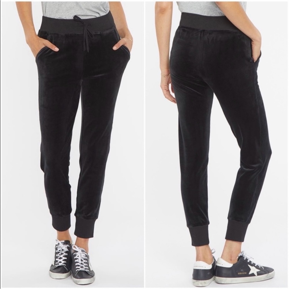 House Of Harlow 1960 Velour Jogger Track Pants
Sweatpants Black XS Velvet Richie